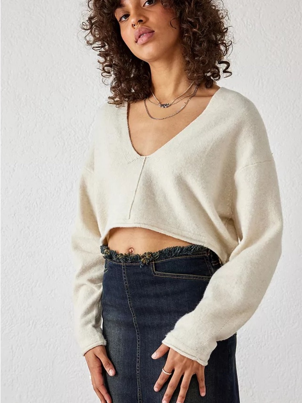 BDG Valeria Cropped V-Neck Sweater
